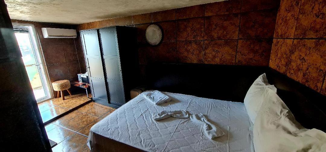 Lazy Lounge Apartments 曼加利亚 外观 照片
