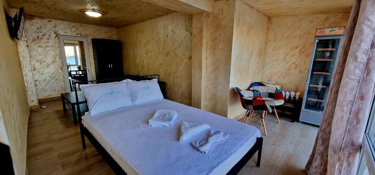 Lazy Lounge Apartments 曼加利亚 外观 照片